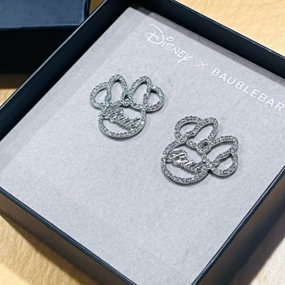 🔹️DISNEY🔹️ x BAUBLEBAR Rhinestone Silver Tone Bride Minnie Mouse Earrings NEW - Picture 1 of 2